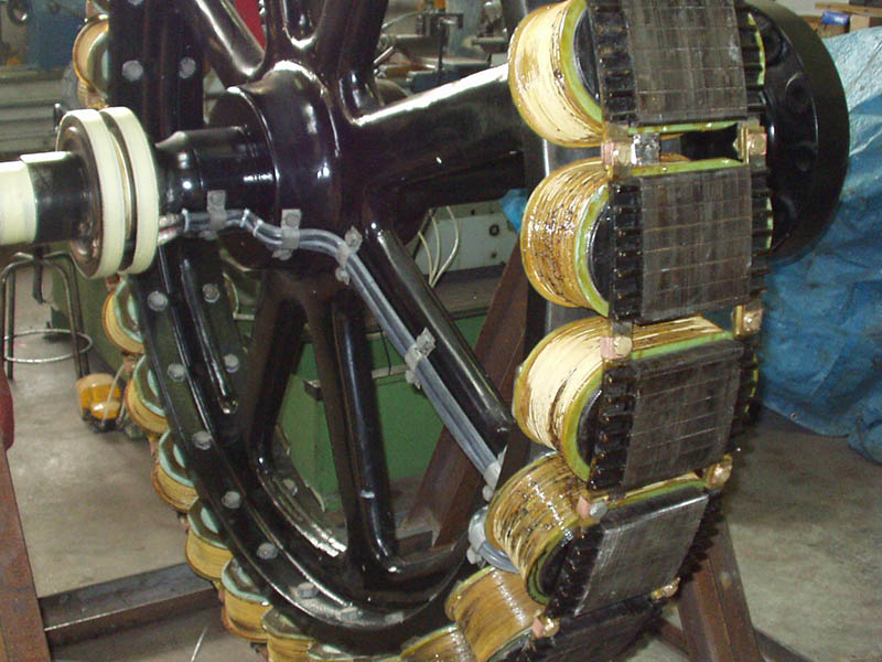 <i class='flaticon-turbine'></i><h4>Ruota polare 28 poli V 1500</h4>